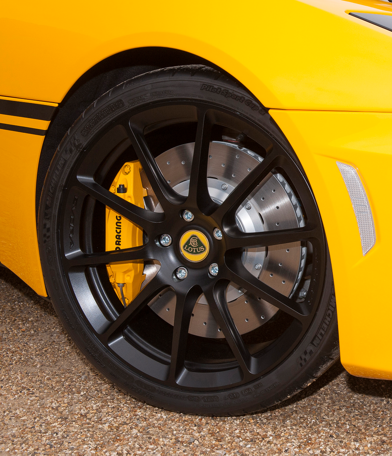 Illustration for article titled Lotus Cut Another 154 Pounds Off The Already Light Evora 400